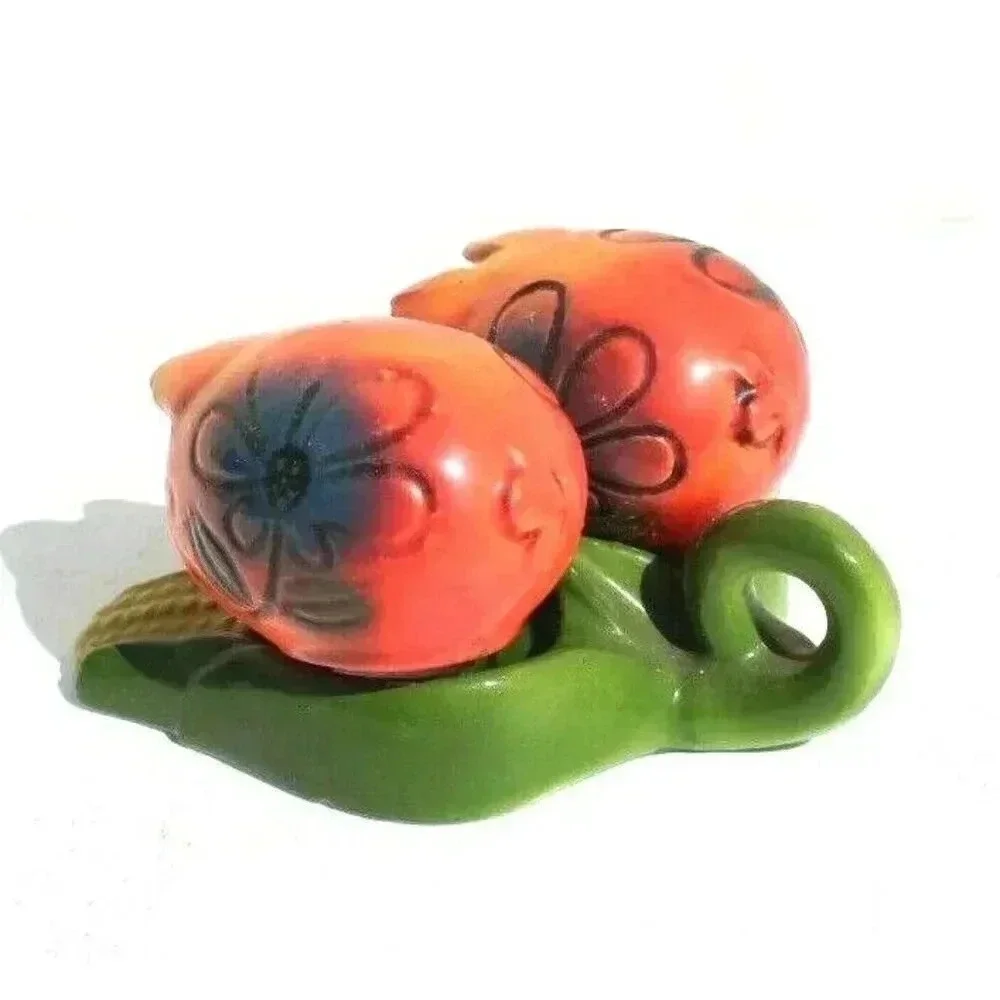 Vintage Enesco Ceramic Pigs Sitting On Corn Salt And Pepper Shakers Set